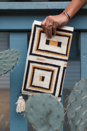 Cuadra Clutch (MORE COLORS)