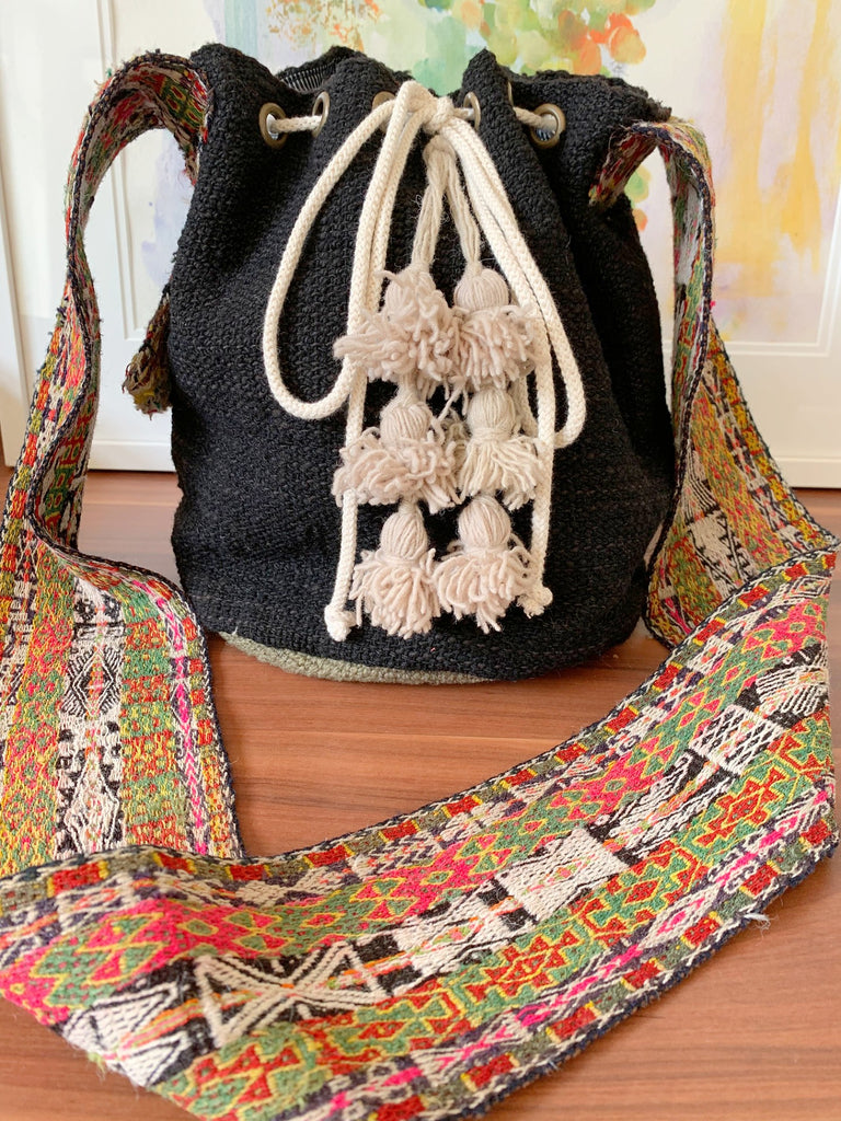 Cinturon Bucket in Black