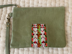 Ventana Wristlet in Olive Leather (MORE TEXTILES)