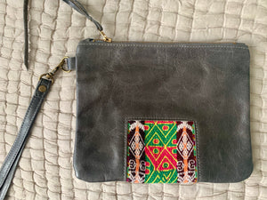 Ventana Wristlet in Grey Leather (MORE TEXTILES)